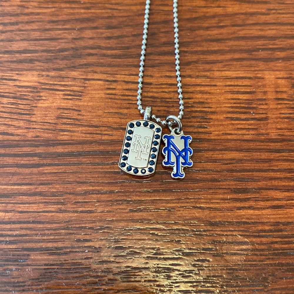 NY Mets charm necklace